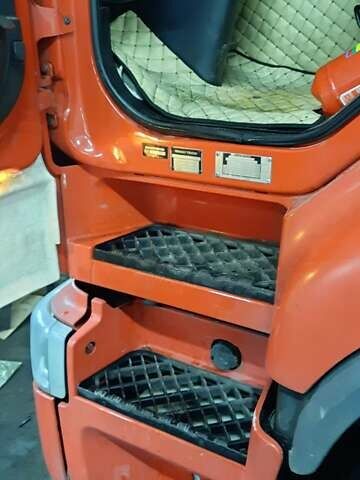 Красный Рено Премиум, объемом двигателя 10.84 л и пробегом 925 тыс. км за 12500 $, фото 6 на Automoto.ua