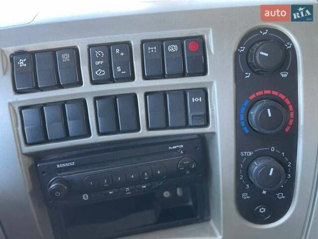Красный Рено Премиум, объемом двигателя 10.84 л и пробегом 864 тыс. км за 13999 $, фото 10 на Automoto.ua