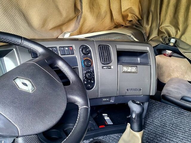 Рено Премиум, объемом двигателя 11 л и пробегом 940 тыс. км за 8000 $, фото 5 на Automoto.ua