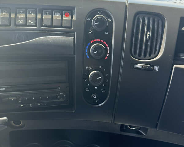 Рено Премиум, объемом двигателя 10.8 л и пробегом 800 тыс. км за 12000 $, фото 19 на Automoto.ua