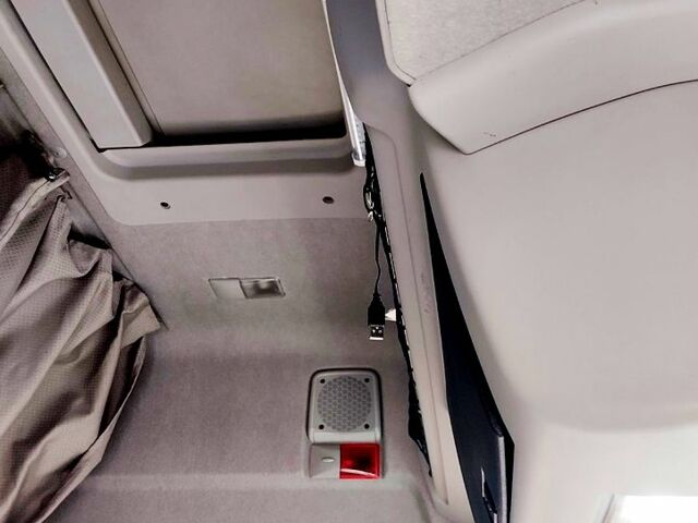 Рено Премиум, объемом двигателя 10.8 л и пробегом 865 тыс. км за 13500 $, фото 9 на Automoto.ua