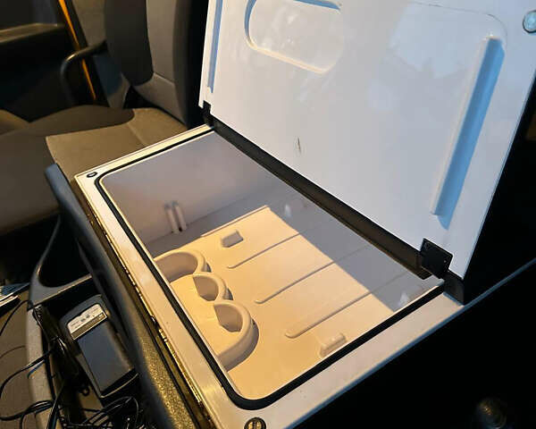 Желтый Рено Премиум, объемом двигателя 10.8 л и пробегом 259 тыс. км за 48444 $, фото 26 на Automoto.ua