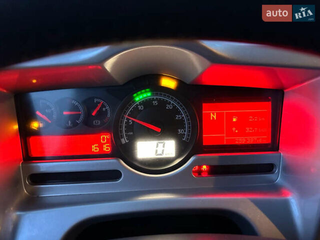 Желтый Рено Премиум, объемом двигателя 10.8 л и пробегом 259 тыс. км за 48444 $, фото 27 на Automoto.ua