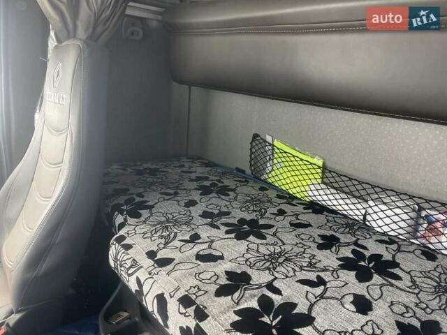 Серый Рено Премиум, объемом двигателя 0 л и пробегом 900 тыс. км за 10500 $, фото 46 на Automoto.ua