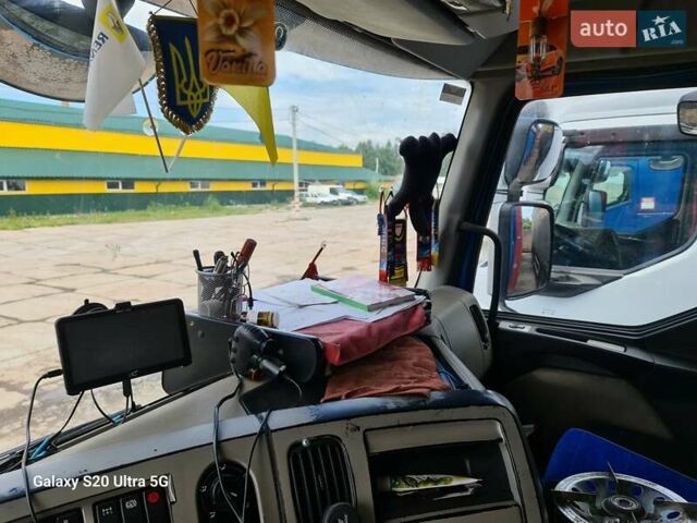Синий Рено Премиум, объемом двигателя 10.84 л и пробегом 940 тыс. км за 10000 $, фото 4 на Automoto.ua