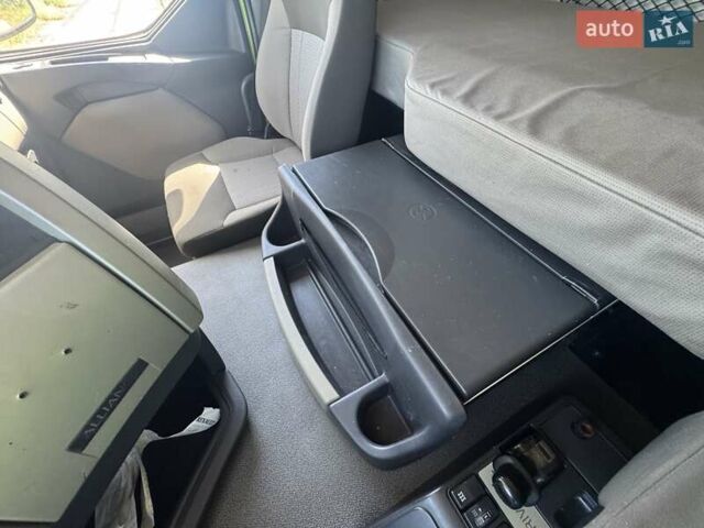 Зеленый Рено Премиум, объемом двигателя 10.85 л и пробегом 794 тыс. км за 17500 $, фото 57 на Automoto.ua