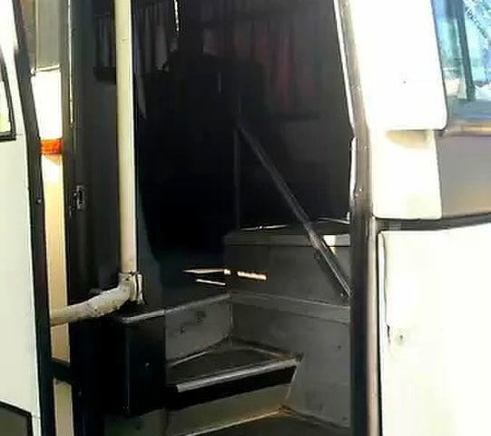 Белый Рено Р, объемом двигателя 6.5 л и пробегом 800 тыс. км за 13000 $, фото 2 на Automoto.ua