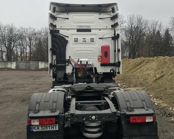 Білий Рено Range T, об'ємом двигуна 10.8 л та пробігом 730 тис. км за 29194 $, фото 2 на Automoto.ua