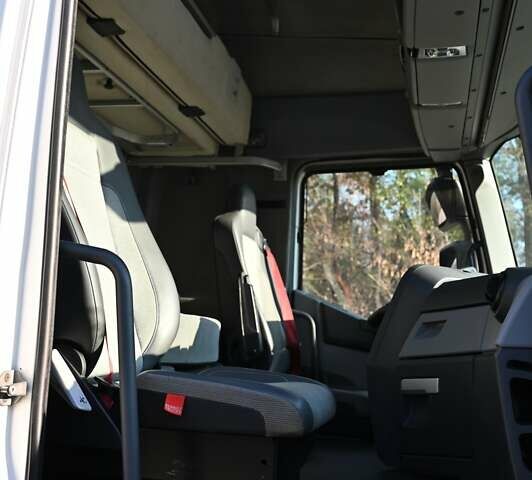 Белый Рено Range T, объемом двигателя 10.84 л и пробегом 968 тыс. км за 20000 $, фото 30 на Automoto.ua