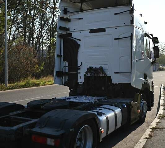 Белый Рено Range T, объемом двигателя 10.84 л и пробегом 968 тыс. км за 20000 $, фото 14 на Automoto.ua