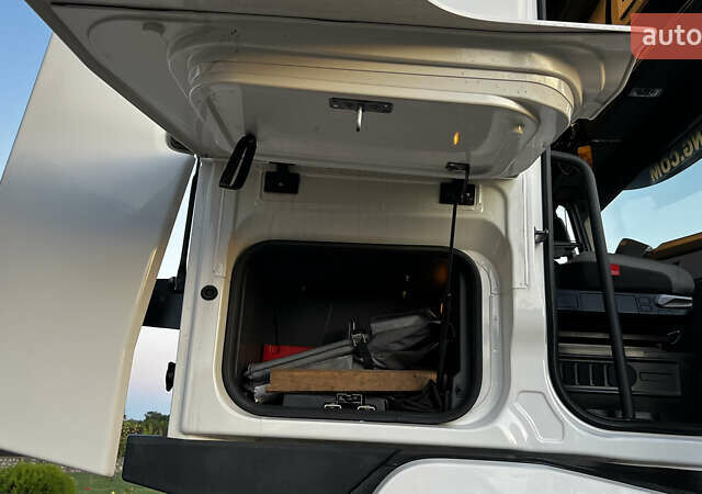 Білий Рено Range T, об'ємом двигуна 10.8 л та пробігом 777 тис. км за 29000 $, фото 34 на Automoto.ua