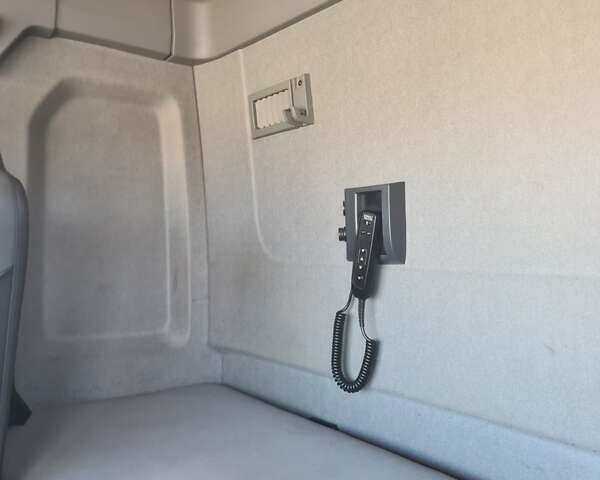 Белый Рено Range T, объемом двигателя 10.8 л и пробегом 740 тыс. км за 28000 $, фото 24 на Automoto.ua