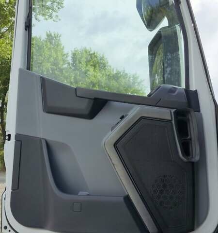 Белый Рено Range T, объемом двигателя 10.84 л и пробегом 740 тыс. км за 19500 $, фото 25 на Automoto.ua