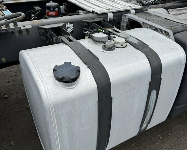 Белый Рено Range T, объемом двигателя 11 л и пробегом 800 тыс. км за 17500 $, фото 17 на Automoto.ua