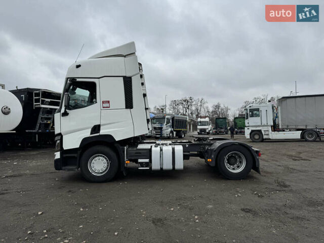 Белый Рено Range T, объемом двигателя 11 л и пробегом 800 тыс. км за 17999 $, фото 1 на Automoto.ua