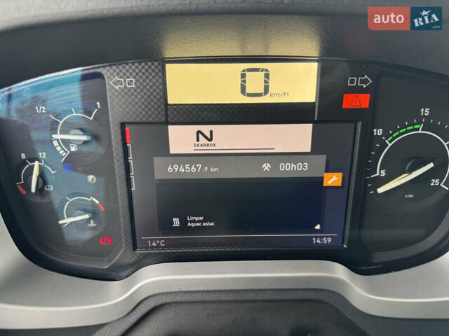 Білий Рено Range T, об'ємом двигуна 10.84 л та пробігом 694 тис. км за 54500 $, фото 34 на Automoto.ua