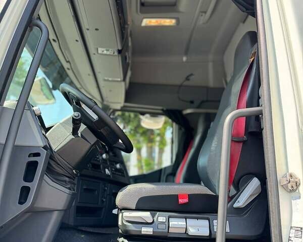 Белый Рено Range T, объемом двигателя 10.8 л и пробегом 900 тыс. км за 23999 $, фото 11 на Automoto.ua