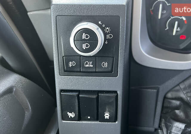 Білий Рено Range T, об'ємом двигуна 10.8 л та пробігом 777 тис. км за 29000 $, фото 54 на Automoto.ua