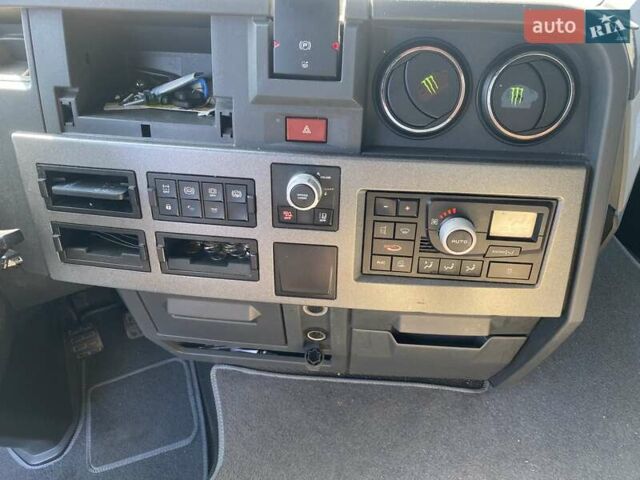 Білий Рено Range T, об'ємом двигуна 12.8 л та пробігом 850 тис. км за 52000 $, фото 17 на Automoto.ua