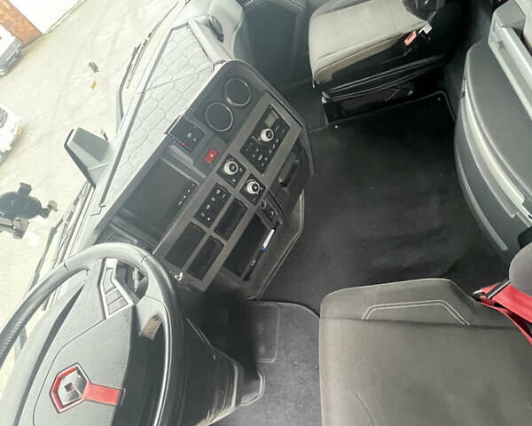 Белый Рено Range T, объемом двигателя 12.9 л и пробегом 750 тыс. км за 29450 $, фото 23 на Automoto.ua