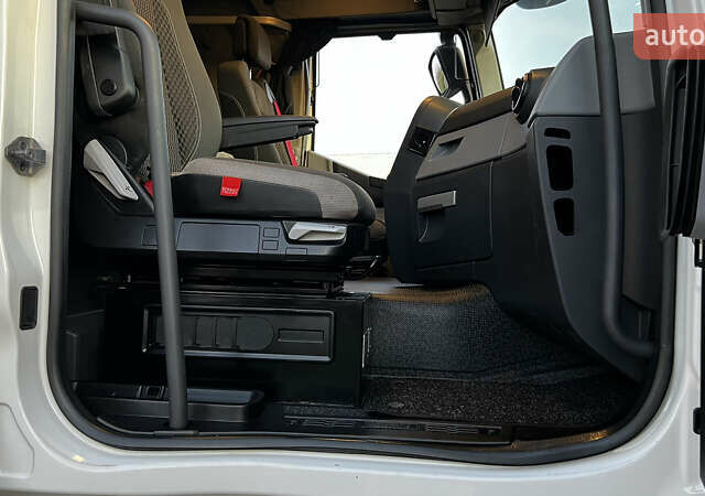 Белый Рено Range T, объемом двигателя 10.8 л и пробегом 777 тыс. км за 29800 $, фото 43 на Automoto.ua