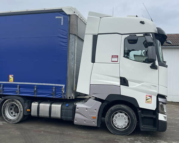 Белый Рено Range T, объемом двигателя 12.9 л и пробегом 750 тыс. км за 29450 $, фото 2 на Automoto.ua