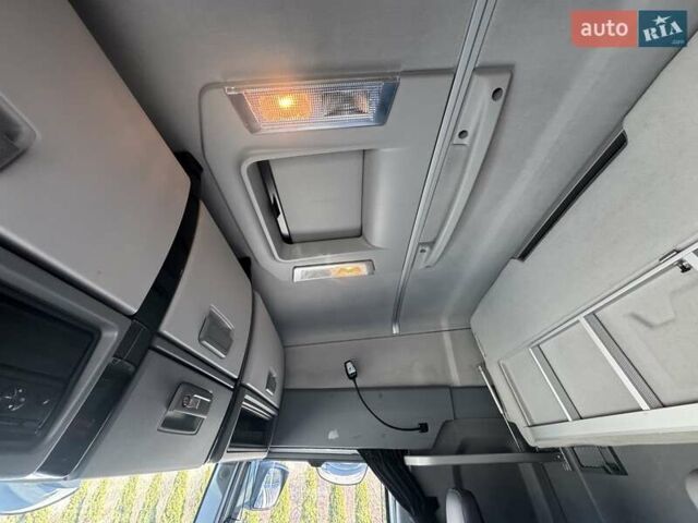 Белый Рено Range T, объемом двигателя 12.9 л и пробегом 910 тыс. км за 25000 $, фото 56 на Automoto.ua