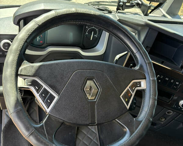 Белый Рено Range T, объемом двигателя 10.8 л и пробегом 900 тыс. км за 20000 $, фото 9 на Automoto.ua