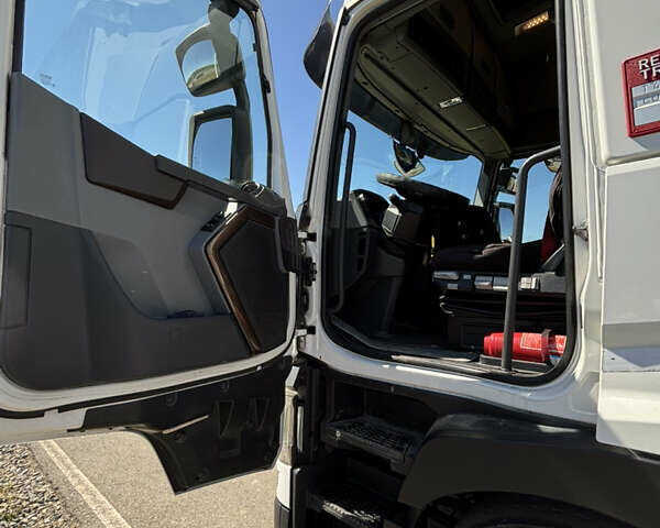 Белый Рено Range T, объемом двигателя 10.8 л и пробегом 900 тыс. км за 20000 $, фото 6 на Automoto.ua