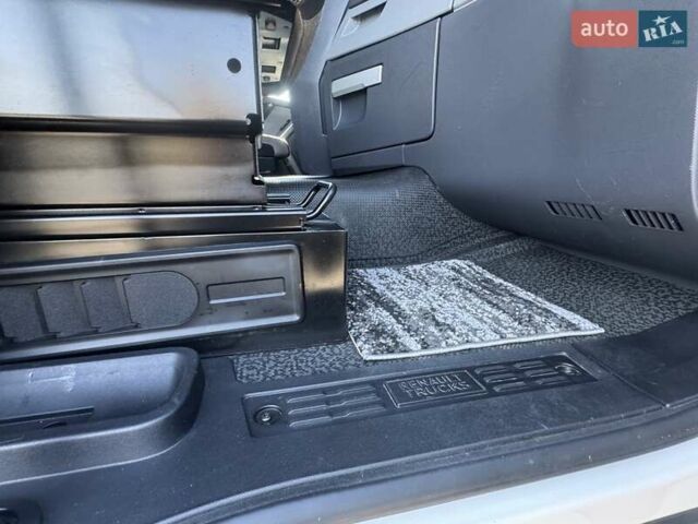 Білий Рено Range T, об'ємом двигуна 12.9 л та пробігом 910 тис. км за 25000 $, фото 63 на Automoto.ua