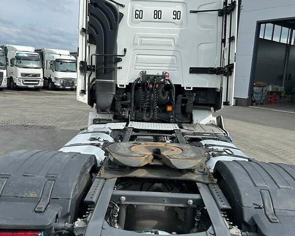 Белый Рено Range T, объемом двигателя 12.9 л и пробегом 965 тыс. км за 24500 $, фото 24 на Automoto.ua