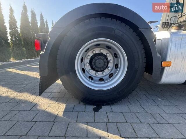 Белый Рено Range T, объемом двигателя 12.9 л и пробегом 910 тыс. км за 25000 $, фото 33 на Automoto.ua