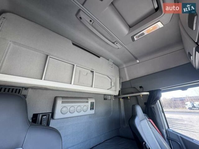 Белый Рено Range T, объемом двигателя 12.9 л и пробегом 910 тыс. км за 25000 $, фото 68 на Automoto.ua