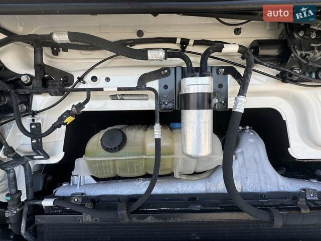 Белый Рено Range T, объемом двигателя 12.9 л и пробегом 910 тыс. км за 25000 $, фото 20 на Automoto.ua