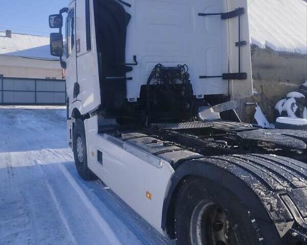 Белый Рено Range T, объемом двигателя 12.9 л и пробегом 391 тыс. км за 38000 $, фото 6 на Automoto.ua