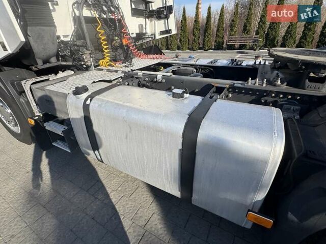 Белый Рено Range T, объемом двигателя 12.9 л и пробегом 910 тыс. км за 25000 $, фото 23 на Automoto.ua