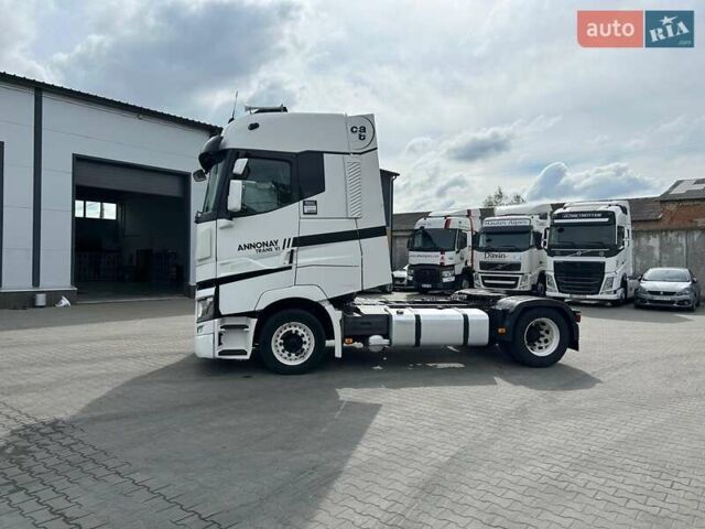 Білий Рено Range T, об'ємом двигуна 12.9 л та пробігом 965 тис. км за 24500 $, фото 1 на Automoto.ua