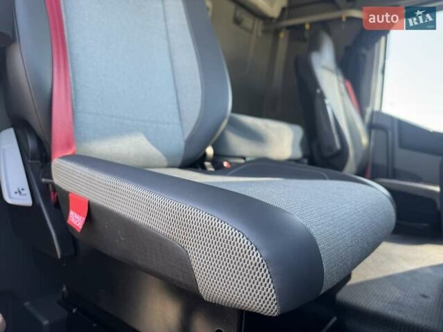 Белый Рено Range T, объемом двигателя 12.9 л и пробегом 910 тыс. км за 25000 $, фото 65 на Automoto.ua