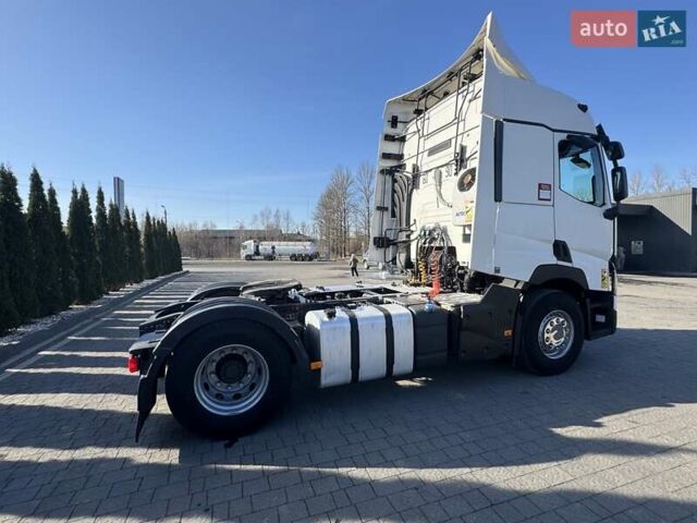 Белый Рено Range T, объемом двигателя 12.9 л и пробегом 910 тыс. км за 25000 $, фото 8 на Automoto.ua