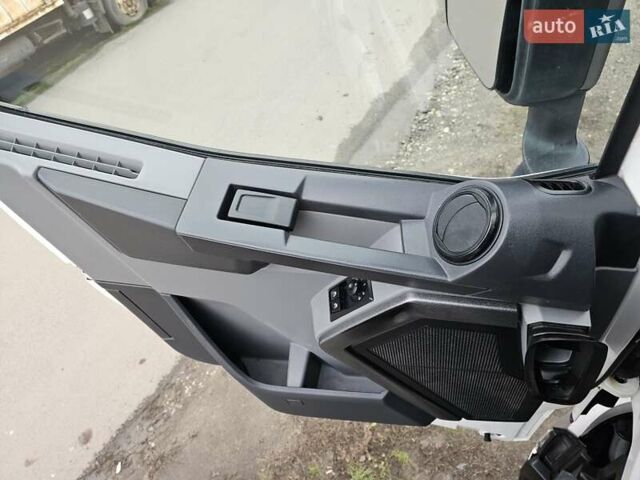 Белый Рено Range T, объемом двигателя 13 л и пробегом 870 тыс. км за 31500 $, фото 32 на Automoto.ua