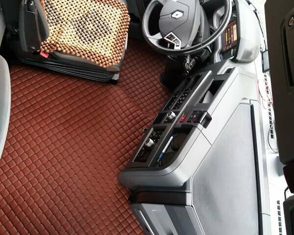 Белый Рено Range T, объемом двигателя 10.8 л и пробегом 850 тыс. км за 30500 $, фото 6 на Automoto.ua