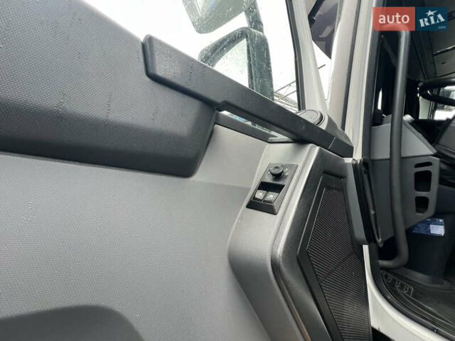 Білий Рено Range T, об'ємом двигуна 12.8 л та пробігом 470 тис. км за 43500 $, фото 4 на Automoto.ua