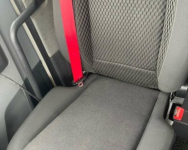 Белый Рено Range T, объемом двигателя 0 л и пробегом 760 тыс. км за 25575 $, фото 24 на Automoto.ua