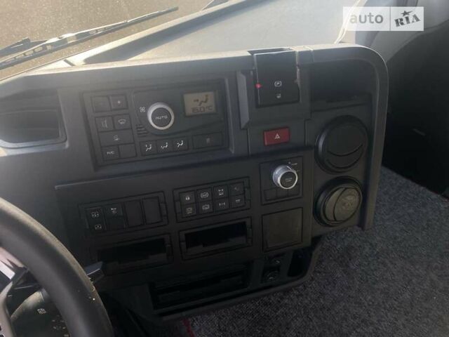Белый Рено Range T, объемом двигателя 12.8 л и пробегом 906 тыс. км за 17600 $, фото 10 на Automoto.ua