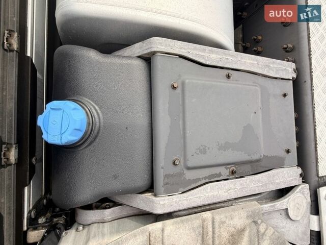 Белый Рено Range T, объемом двигателя 12.9 л и пробегом 750 тыс. км за 40900 $, фото 6 на Automoto.ua