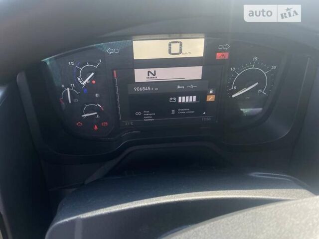Білий Рено Range T, об'ємом двигуна 12.8 л та пробігом 906 тис. км за 17600 $, фото 2 на Automoto.ua