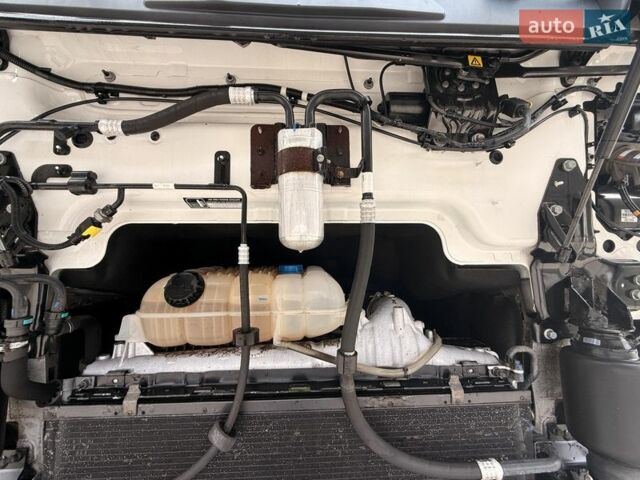 Белый Рено Range T, объемом двигателя 12.9 л и пробегом 750 тыс. км за 40900 $, фото 13 на Automoto.ua