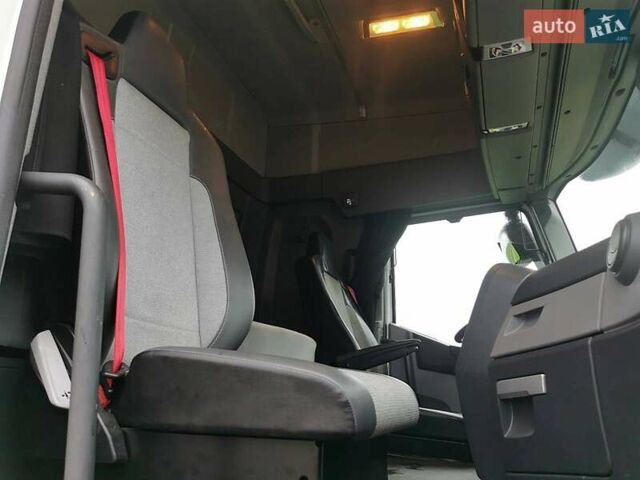Белый Рено Range T, объемом двигателя 10.84 л и пробегом 690 тыс. км за 32000 $, фото 7 на Automoto.ua