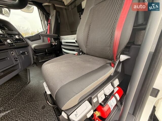 Белый Рено Range T, объемом двигателя 12.9 л и пробегом 750 тыс. км за 40900 $, фото 48 на Automoto.ua