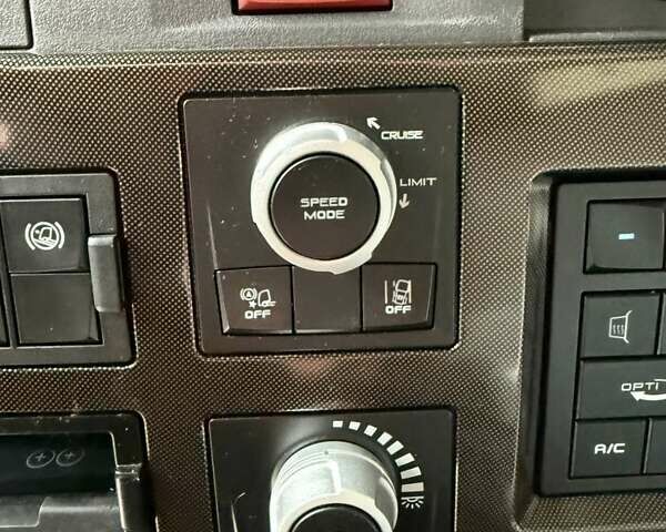 Рено Range T 2017 в Дубно на Automoto.ua Черный Рено Range T, объемом двигателя 12.9 л и пробегом 700 тыс. км за 34999 $, фото 116 на Automoto.ua